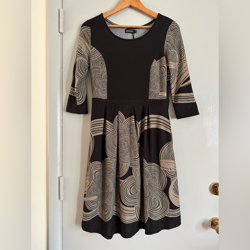 NWT Reborn black/beige sweater dress. Size medium
